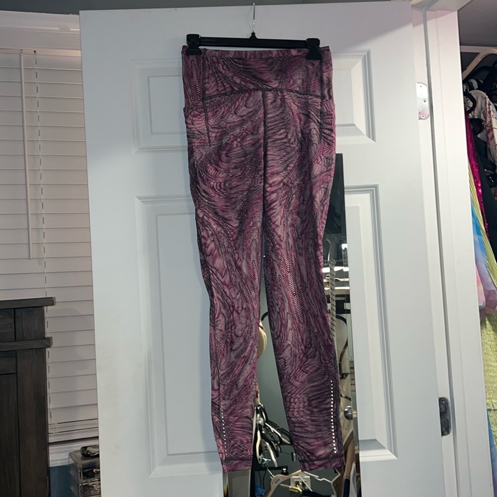 Lululemon yoga pants pink and black size 6